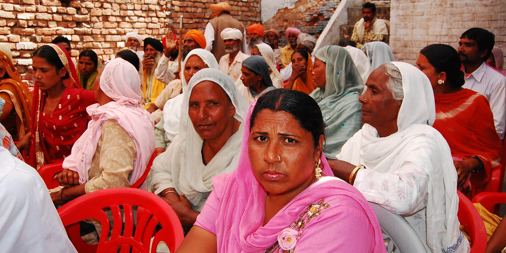 Dorfversammlung - Bild in der Publikation „Fürbitte für bedrängte und verfolgte Christen: Reminiszere 2021, Indien“ Dorfversammlung - Bild in der Publikation „Fürbitte für bedrängte und verfolgte Christen: Reminiszere 2021, Indien“